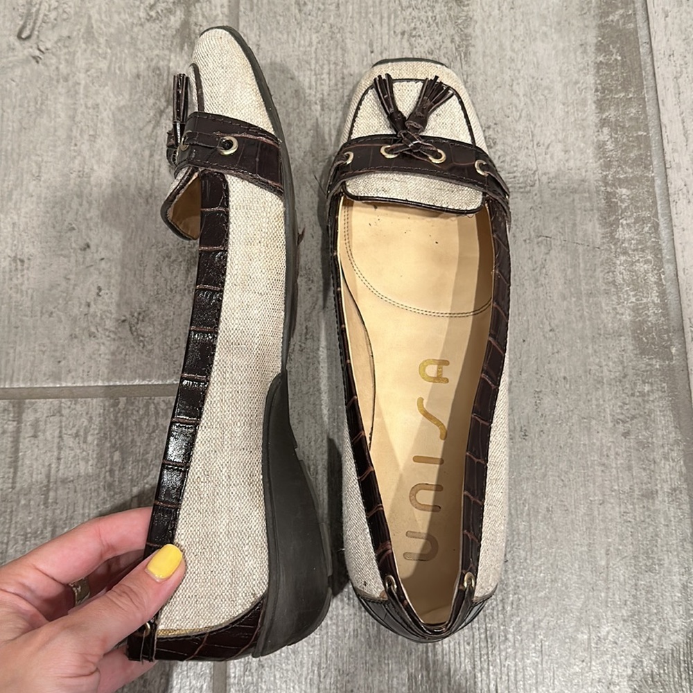 Unisa Tassel Flats
